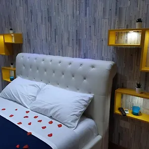 https://red-house-naples.hotels-amalfi.com