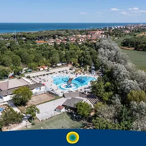 4* Kompleks wypoczynkowy Club Del Sole Adriano Family Collection