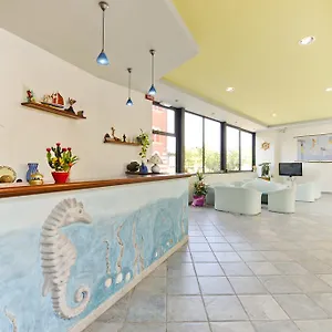 Flora Hotel
